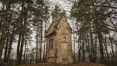 Dvarininkų Fi&scaron;erių &scaron;eimos koplyčia prie Gaurės miestelio (Tauragės r.)