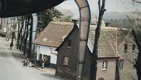 &bdquo;Skraidantis traukinys&ldquo; (&bdquo;Wuppertal Schwebebahn&ldquo;)