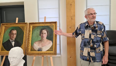 Muziejininkas A. Totoraitis pristatė P. Klimo ir jo žmonos portretus, nutapytus Italijoje