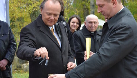 &Scaron;alia tradicinio ra&scaron;to į kapsulę įdėta ir USB atmintinė