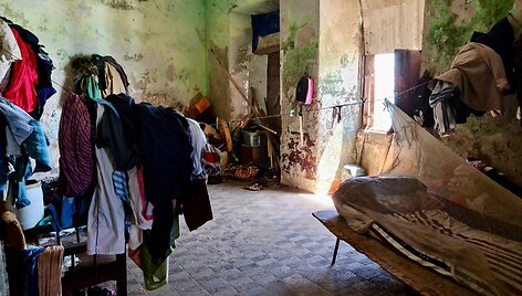 Gyvenimo sąlygos apleistame &scaron;vyturyje