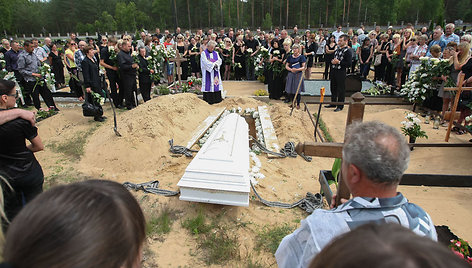 S.Naujūnaitės laidotuvės