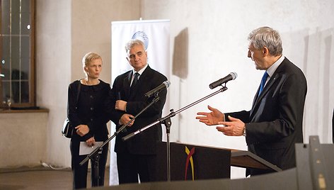 Memorialinės lentos atidengimas