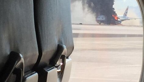 Gaisras &bdquo;British Airways&ldquo; lėktuve