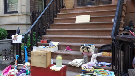 Stoop sale