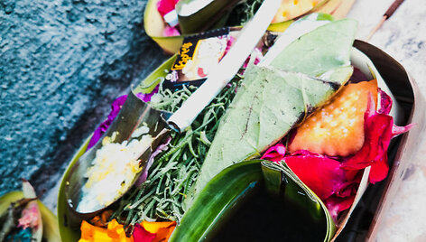 Balinieti&scaron;ka tradicija &ndash; laimės rinkinukai dievams. Juos pamatysite visur