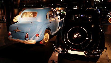 Du BMW 326 automobiliai