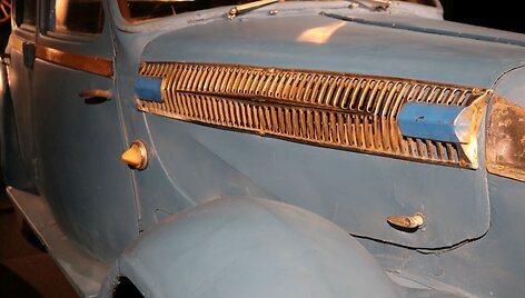 Sovietų Sąjungoje remontuotas BMW 326 