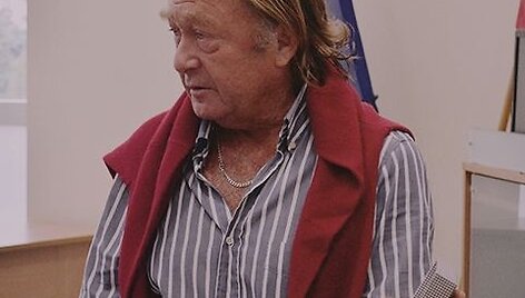 Už indėlį Roki&scaron;kio kra&scaron;tui ir dvarų kultūrai baronas Piotras Rozenas apdovanotas Roki&scaron;kio savivaldybės sidabro ženklu