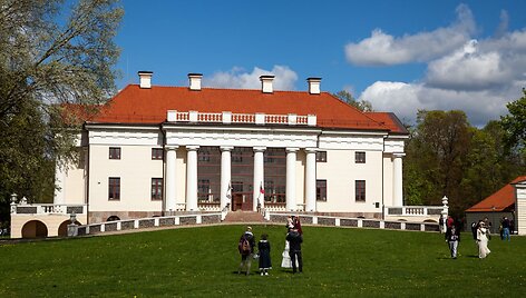 Pakruojo dvaras pavirs XIX a. madų sostine