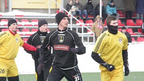 Niko Tokičius (centre)