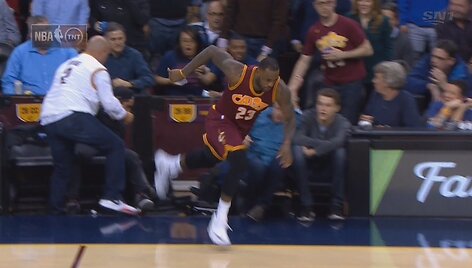 lebronas-jamesas-suzeide-salia-aikstes-sedejusia-moteri