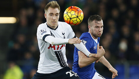 Christianas Eriksenas ir Tomas Cleverley