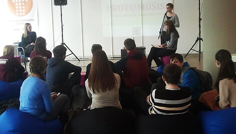 Knygų mugėje įsikūrė interaktyvi ikrauk.lt biblioteka