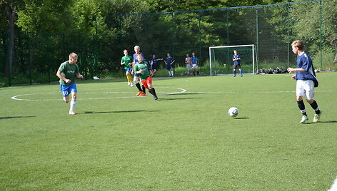 Mėgėjų futbolo turnyro akimirka.