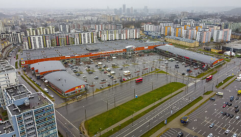 Prekybos centrų aik&scaron;telės &Scaron;v. Kalėdų i&scaron;vakarėse