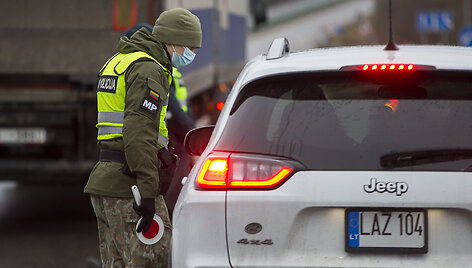 Policijos patikros postas prie įvažiavimo į Vilnių