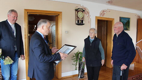 Pasveikinta geležines vestuves at&scaron;ventusi pora