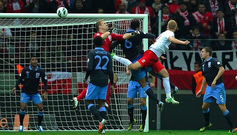 Lenkijos ir Anglijos futbolo rinktinės sužaidė lygioiosmis 1:1