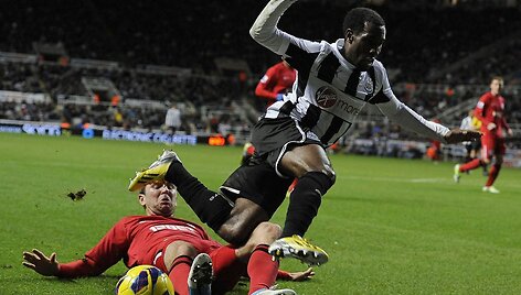 &bdquo;Wigan Athletic&ldquo; žaidėjas s Jamesas McArthuras neleistinai stabdė &bdquo;Newcastle United&ldquo; futbolininką Vurnoną Anitą