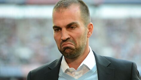 Zinsheimo &bdquo;Hoffenheim&ldquo; futbolo klubas po keturių i&scaron; eilės patirtų pralaimėjimų Vokietijos Bundesligos čempionate atleido trenerį Markusa Babbelį.