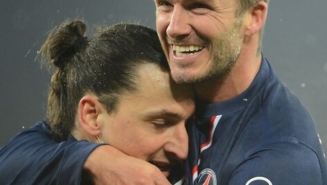 Davidas Beckhamas ir Zlatanas Ibrahimovičius po įvarčio &ndash; bendraklubių džiaugsmas