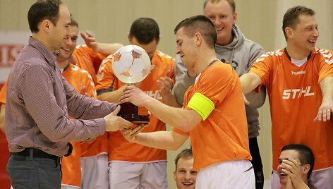 &Scaron;iemet atnaujintas Lietuvos salės futbolo asociacijos &bdquo;Select&ldquo; taurės varžybas laimėjo Kazlų Rūdos &bdquo;STIHL SC&ldquo; komanda. Kovo 11-ąją Radvili&scaron;kyje finaliniame ketverte  Kazlų Rūdos klubas pusfinalyje įveikė &scaron;eimininką &bdquo;Lokomotyvą&ldquo;, o finale &ndash; Vilniaus &bdquo;Bekento&ldquo; komand