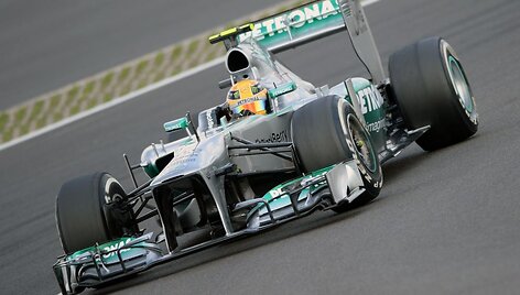Lewisas Hamiltonas i&scaron;kovojo pergalę Vokietijos GP kvalifikacijoje