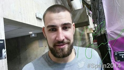 Lietuvos krep&scaron;inio rinktinės žaidėjų linksma fotosesija: Jonas Valančiūnas