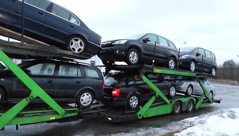 Į Lietuvą gabenti automobiliai