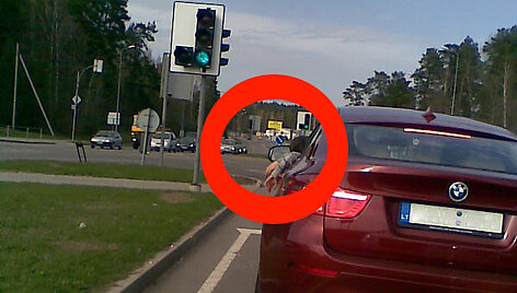 Nesaugiai vežamas vaikas