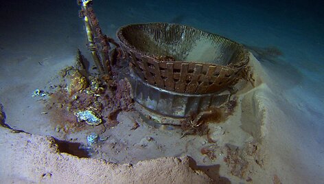 Jeffo Bezoso privati iniciatyva i&scaron;kelti raketinius variklius i&scaron; vandenyno dugno įgyvendinta. F-1 varikliai buvo panaudoti didžiulei &bdquo;Saturn V&ldquo; raketai, kuri ir i&scaron;kėlė &bdquo;Apollo 11&ldquo; erdvėlaivį į kosmosą.