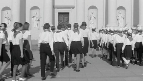 Kadras i&scaron; filmo &bdquo;Laikas eina per miestą&ldquo;