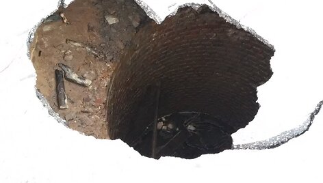 Klaipėdoje &Scaron;ilutės plente atsivėrė smegduobė