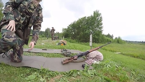 shooting-with-russian-sniper-rifle-dragunov-svd