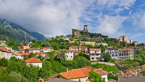 Albanija