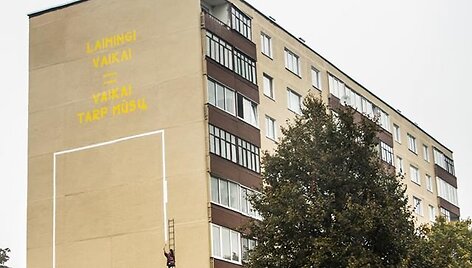 Pie&scaron;iniu i&scaron;marginta siena Alytuje