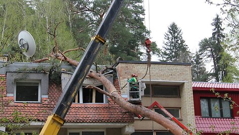 Pu&scaron;is apgriovė vilniečių namą
