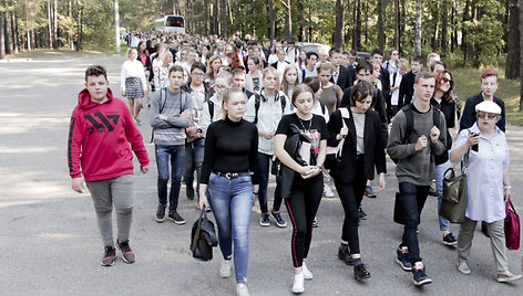 Panerių memoriale paminėtos Vilniaus geto likvidavimo 75-osios metinės