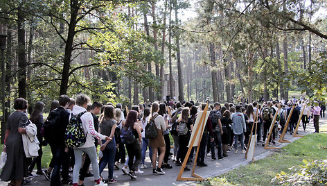 Panerių memoriale paminėtos Vilniaus geto likvidavimo 75-osios metinės