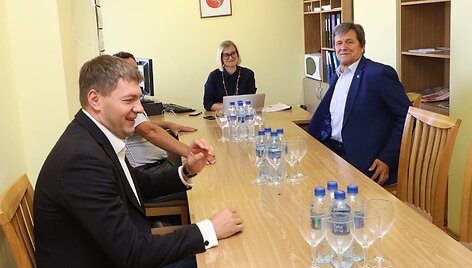 Saulius Skvernelis susitiko su Mi&scaron;rios Seimo narių grupės atstovais