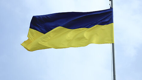 Lietuvos delegacija lankosi atstatomoje mokykloje Avdijivkos mieste Rytų Ukrainoje
