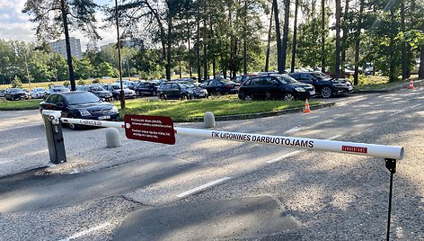 Automobilių stovėjimo aikštelės prie Respublikinės Vilniaus universitetinės ligoninės