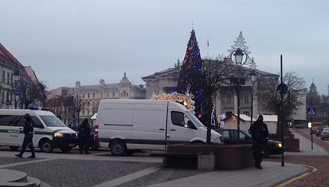 Kaukėti vyrai prie Rotušės