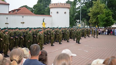 Kęstučio batalionas į atsargą i&scaron;leido beveik 400 nuolatinę privalomąją pradinę karo tarnybą baigusių karių