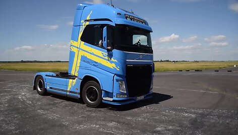pamatykite-volvo-fh-permormance-edition-vilkikas-pasiekiantis-140-kmval