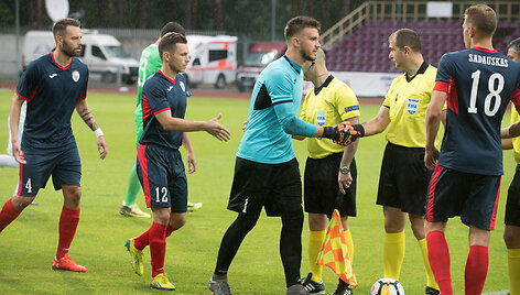 Lietaus mū&scaron;is Alytuje: &bdquo;Stumbras&ldquo; &ndash; &bdquo;Apollon&ldquo;
