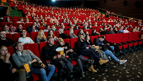 Vingio kino teatre rodomos Kanų liūtų reklamos