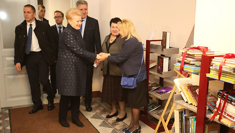 Prezidentė lankosi Vilniaus apskrities Adomo Mickevičiaus viešojoje bibliotekoje