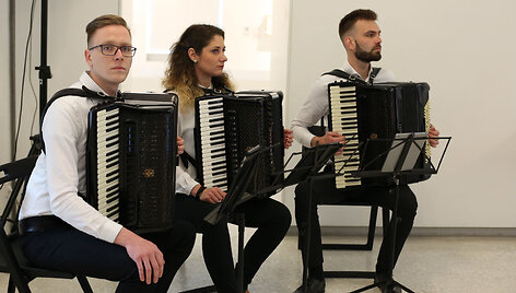 Akordeonistų trio &bdquo;Indeed&ldquo;